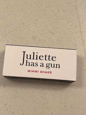 Juliette Has a Gun Miami Shake Travel Spray Best scent New in box! 2 ml GWP
